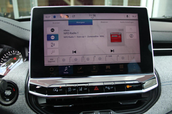 Jeep Compass 1.3T LONGITUDE AUTOMAAT | NAVIGATIE | ACHTERUITRIJCAMERA | PARKEERSENSOREN | APPLE CARPLAY / ANDROID AUTO | LICHTMETALEN VELGEN | LED KOPLAMPEN | LED MISTLAMPEN | ADAPTIVE CRUISE CONTROL | KEYLESS ENTRY / START | DRAADLOOS TELEFOONLADER | CLIMATE CONTROL |