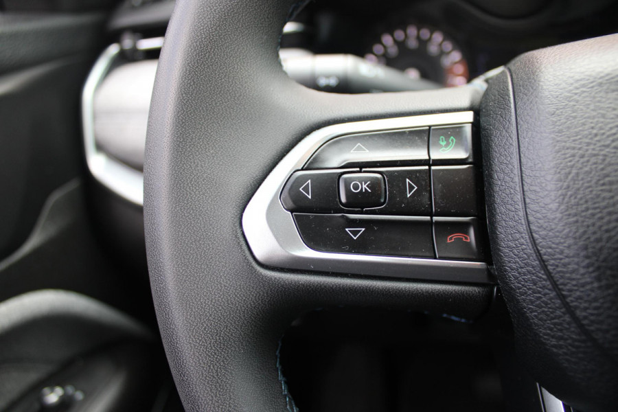 Jeep Compass 1.3T LONGITUDE AUTOMAAT | NAVIGATIE | ACHTERUITRIJCAMERA | PARKEERSENSOREN | APPLE CARPLAY / ANDROID AUTO | LICHTMETALEN VELGEN | LED KOPLAMPEN | LED MISTLAMPEN | ADAPTIVE CRUISE CONTROL | KEYLESS ENTRY / START | DRAADLOOS TELEFOONLADER | CLIMATE CONTROL |