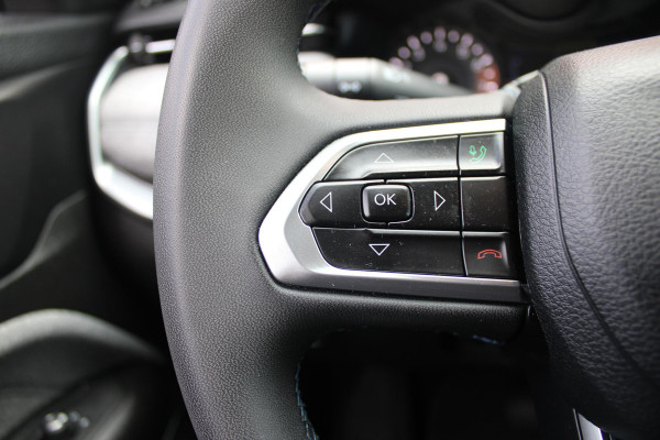Jeep Compass 1.3T LONGITUDE AUTOMAAT | NAVIGATIE | ACHTERUITRIJCAMERA | PARKEERSENSOREN | APPLE CARPLAY / ANDROID AUTO | LICHTMETALEN VELGEN | LED KOPLAMPEN | LED MISTLAMPEN | ADAPTIVE CRUISE CONTROL | KEYLESS ENTRY / START | DRAADLOOS TELEFOONLADER | CLIMATE CONTROL |