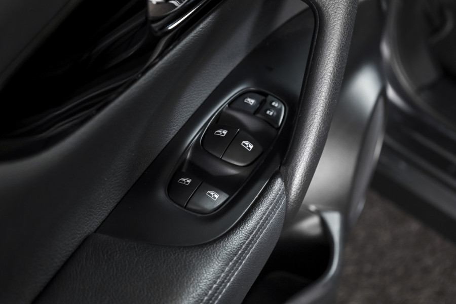 Nissan QASHQAI 1.3 DIG-T 140 PK Acenta | Pano | Cruise | Trekhaak | PDC | Camera | NAV+Android Auto | ECC | LM 17" |