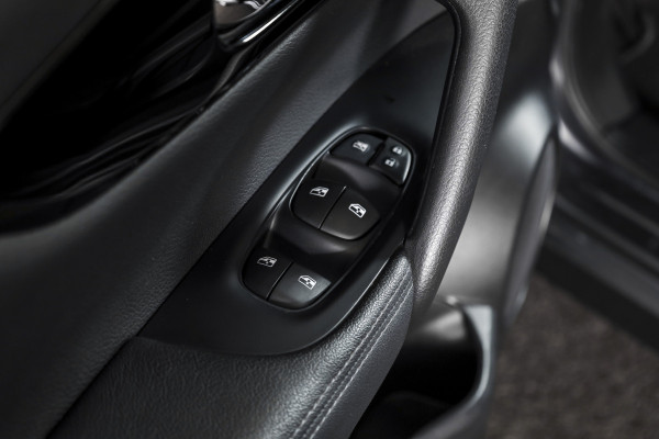 Nissan QASHQAI 1.3 DIG-T 140 PK Acenta | Pano | Cruise | Trekhaak | PDC | Camera | NAV+Android Auto | ECC | LM 17" |