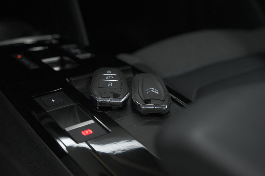 Citroën Ë-C4 Shine 50 kWh | Elektrisch Panoramadak | Camera | Adaptieve Cruise Control