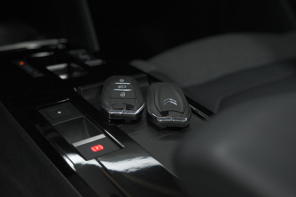Citroën Ë-C4 Shine 50 kWh | Elektrisch Panoramadak | Camera | Adaptieve Cruise Control
