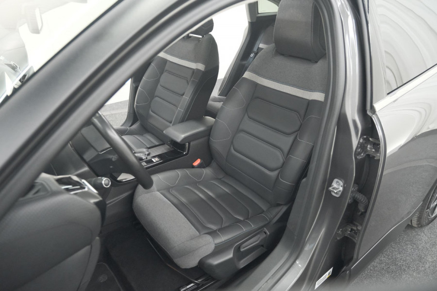 Citroën Ë-C4 Shine 50 kWh | Elektrisch Panoramadak | Camera | Adaptieve Cruise Control