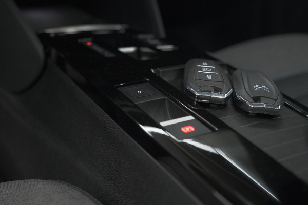 Citroën Ë-C4 Shine 50 kWh | Elektrisch Panoramadak | Camera | Adaptieve Cruise Control