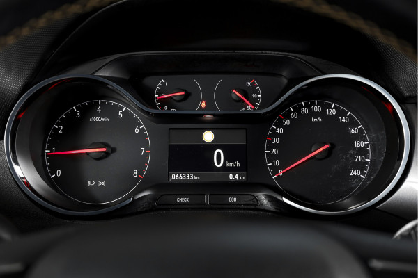 Opel Crossland X 1.2 Turbo 110 PK Innovation | Cruise | LED | Afn. Trekhaak | PDC | NAV + App. Connect | ECC | DAB | LM 16" |