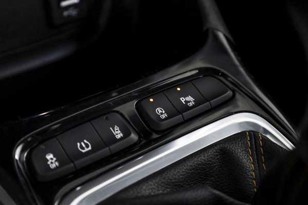 Opel Crossland X 1.2 Turbo 110 PK Innovation | Cruise | LED | Afn. Trekhaak | PDC | NAV + App. Connect | ECC | DAB | LM 16" |