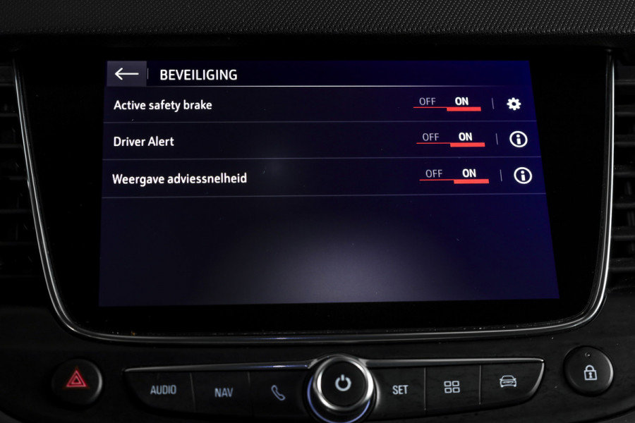 Opel Crossland X 1.2 Turbo 110 PK Innovation | Cruise | LED | Afn. Trekhaak | PDC | NAV + App. Connect | ECC | DAB | LM 16" |