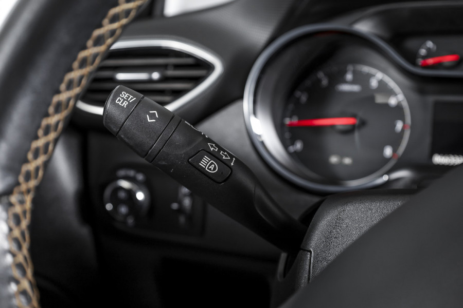 Opel Crossland X 1.2 Turbo 110 PK Innovation | Cruise | LED | Afn. Trekhaak | PDC | NAV + App. Connect | ECC | DAB | LM 16" |