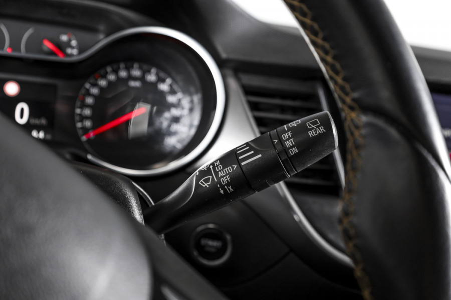Opel Crossland X 1.2 Turbo 110 PK Innovation | Cruise | LED | Afn. Trekhaak | PDC | NAV + App. Connect | ECC | DAB | LM 16" |