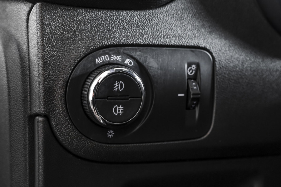 Opel Crossland X 1.2 Turbo 110 PK Innovation | Cruise | LED | Afn. Trekhaak | PDC | NAV + App. Connect | ECC | DAB | LM 16" |