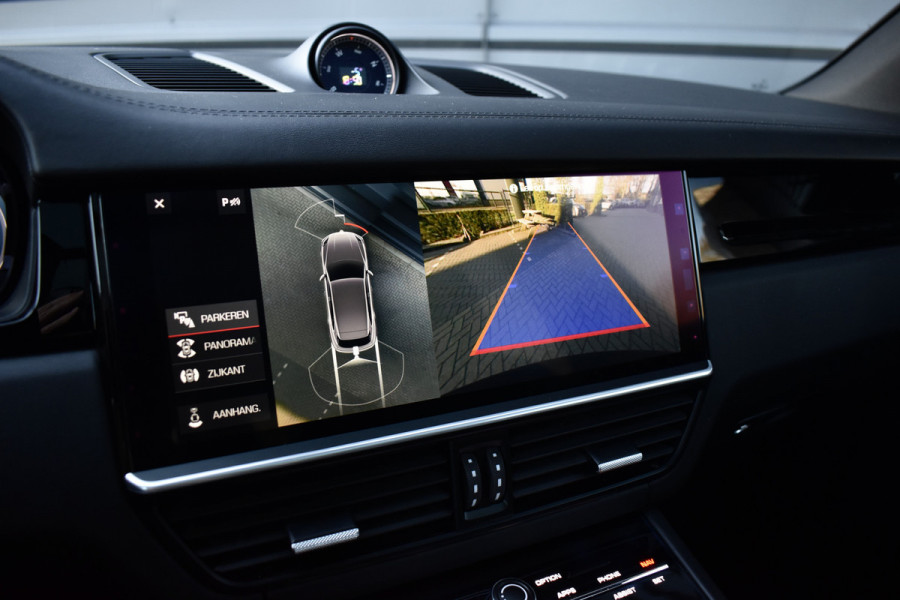 Porsche Cayenne 3.0 E-Hybrid 462pk | Panoramadak | 22'' Velgen | Matrix PDLS+ | Massage Stoelen | Trekhaak wegklapbaar | Bose |