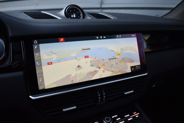 Porsche Cayenne 3.0 E-Hybrid 462pk | Panoramadak | 22'' Velgen | Matrix PDLS+ | Massage Stoelen | Trekhaak wegklapbaar | Bose |