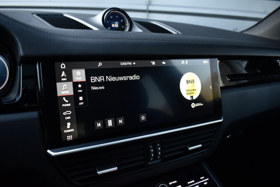 Porsche Cayenne 3.0 E-Hybrid 462pk | Panoramadak | 22'' Velgen | Matrix PDLS+ | Massage Stoelen | Trekhaak wegklapbaar | Bose |