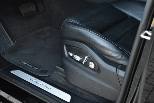 Porsche Cayenne 3.0 E-Hybrid 462pk | Panoramadak | 22'' Velgen | Matrix PDLS+ | Massage Stoelen | Trekhaak wegklapbaar | Bose |