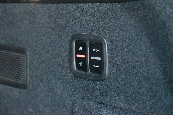 Porsche Cayenne 3.0 E-Hybrid 462pk | Panoramadak | 22'' Velgen | Matrix PDLS+ | Massage Stoelen | Trekhaak wegklapbaar | Bose |