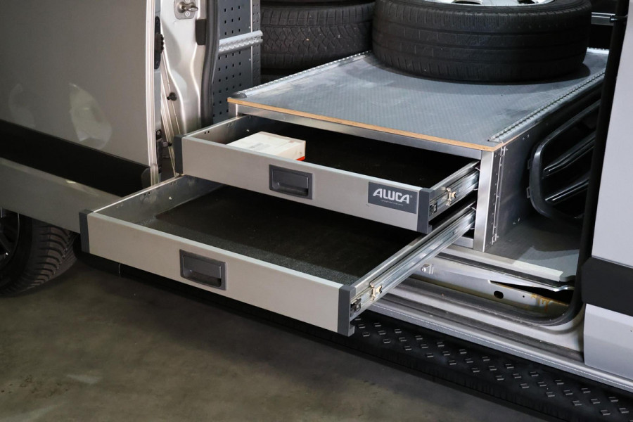 Ford Transit Custom 320 2.0 TDCI L2H1 Raptor Edition | Bi-Xenon | | DAB | Werkplaatsinrichting | 3-Zitter | Dealer onderhouden | Nieuwe APK