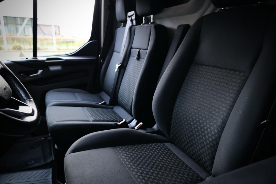 Ford Transit Custom 300 2.0 TDCI L2H1 DC Raptor Edition | 6.500 KM | | PDC V+A | 6-Zitter | Dubbel Cabine | Betimmering | Nieuwe APK | Fabrieksgarantie