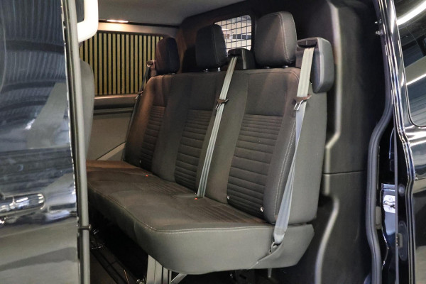 Ford Transit Custom 300 2.0 TDCI L2H1 DC Raptor Edition | 6.500 KM | | PDC V+A | 6-Zitter | Dubbel Cabine | Betimmering | Nieuwe APK | Fabrieksgarantie