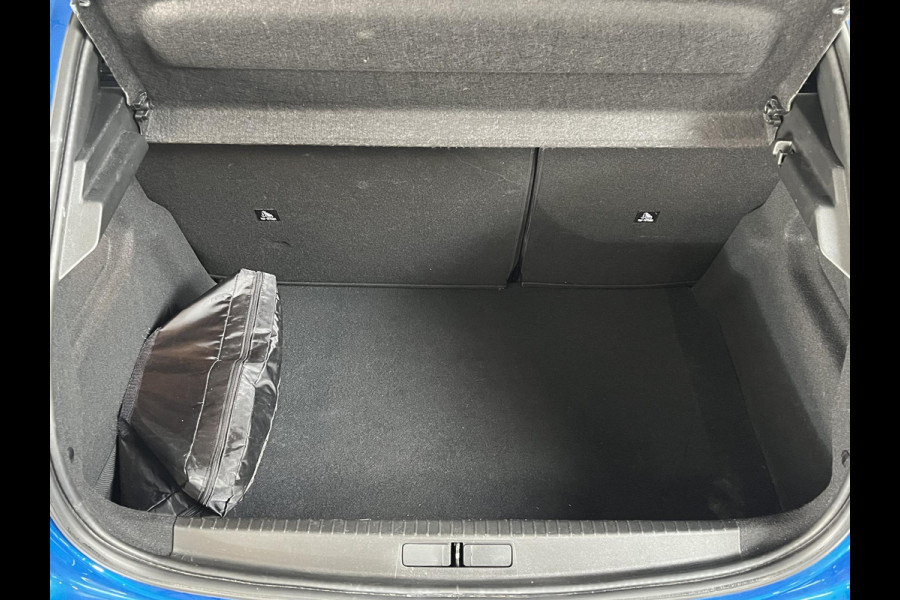 Peugeot 208 1.2 PureTech 100pk GT Panorama dak Navigatie Camera Lichtmetalen Velgen 17" Extra Getint Glas Led Dab Cruise control