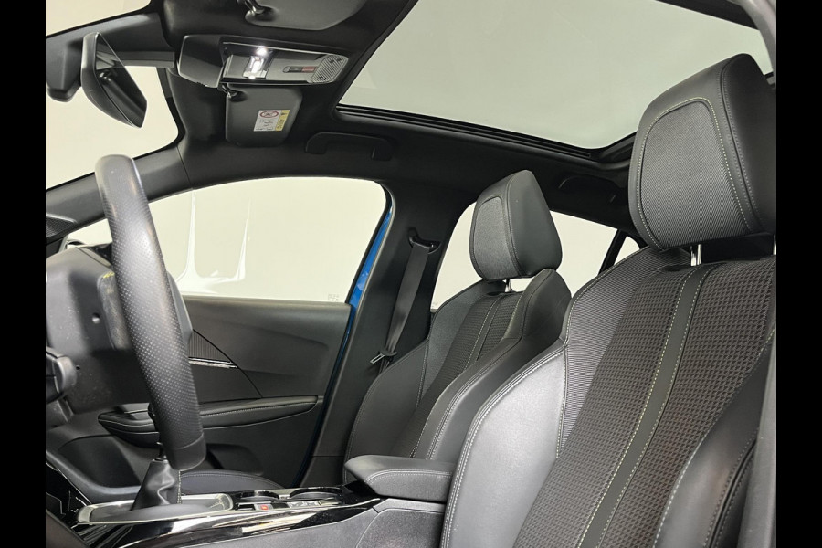 Peugeot 208 1.2 PureTech 100pk GT Panorama dak Navigatie Camera Lichtmetalen Velgen 17" Extra Getint Glas Led Dab Cruise control