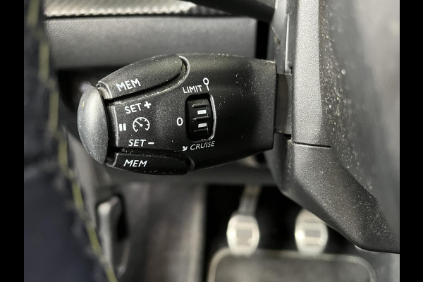 Peugeot 208 1.2 PureTech 100pk GT Panorama dak Navigatie Camera Lichtmetalen Velgen 17" Extra Getint Glas Led Dab Cruise control