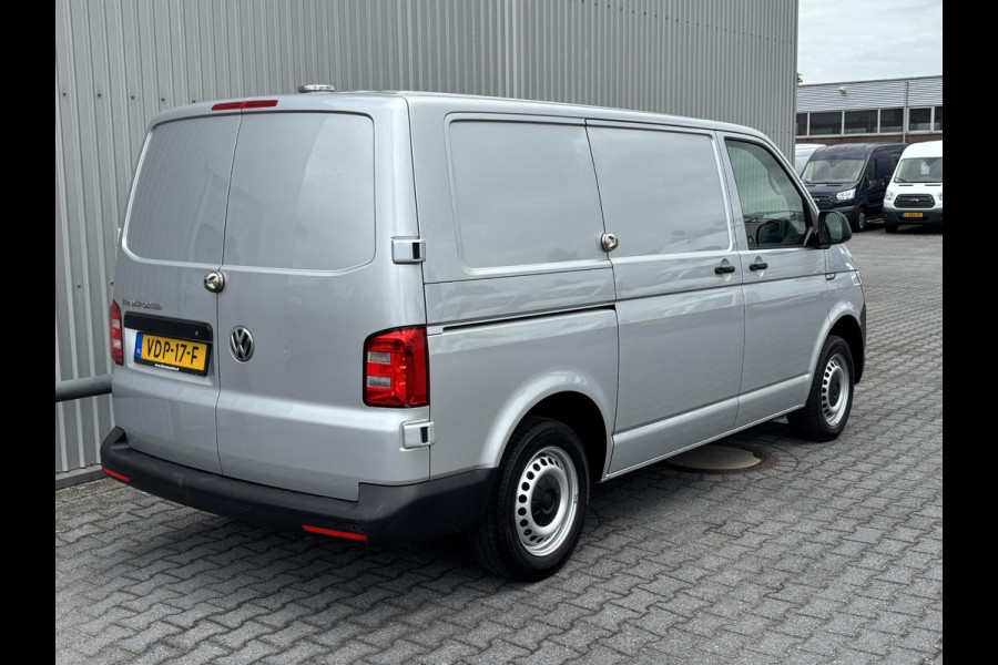 Volkswagen Transporter 2.0 TDI L1H1 Comfortline*AUTOM.*NAVI*CRUISE*APPLE