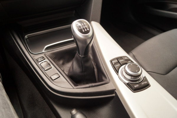 BMW 3-serie GT 320d 190pk Executive -LEER-NAVI-LED-ECC-PDC-