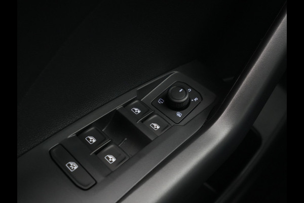 Volkswagen T-Cross 1.0 TSI 115 7DSG Life Edition Automaat | Zijruiten achter en achterruit getint 65% lichtabsorberend | Parkeersensoren voor en achter (Park Distance Control) | Airconditioning automatisch, 2-zone (Climatronic)