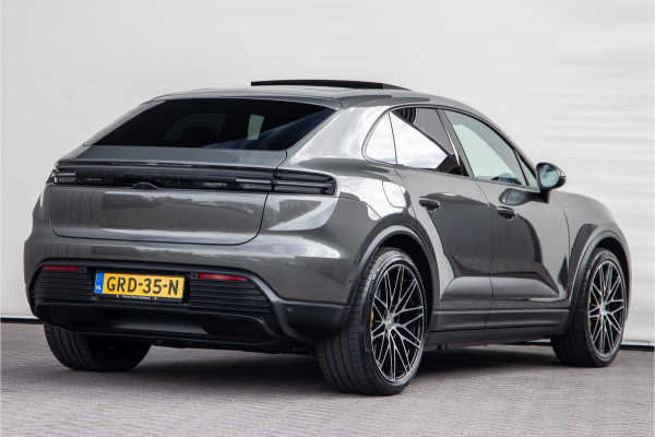 Porsche Macan 4 100 kWh Panorama, Trekhaak, 22" , 18-voudige Sportstoelen, Aventurin gruen