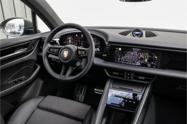 Porsche Macan 4 100 kWh Panorama, Trekhaak, 22" , 18-voudige Sportstoelen, Aventurin gruen