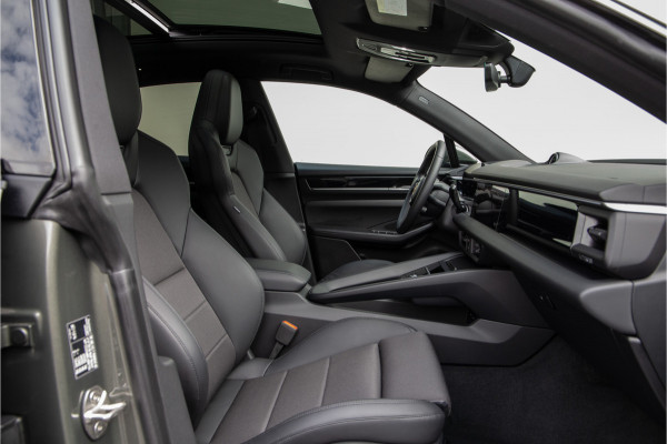 Porsche Macan 4 100 kWh Panorama, Trekhaak, 22" , 18-voudige Sportstoelen, Aventurin gruen