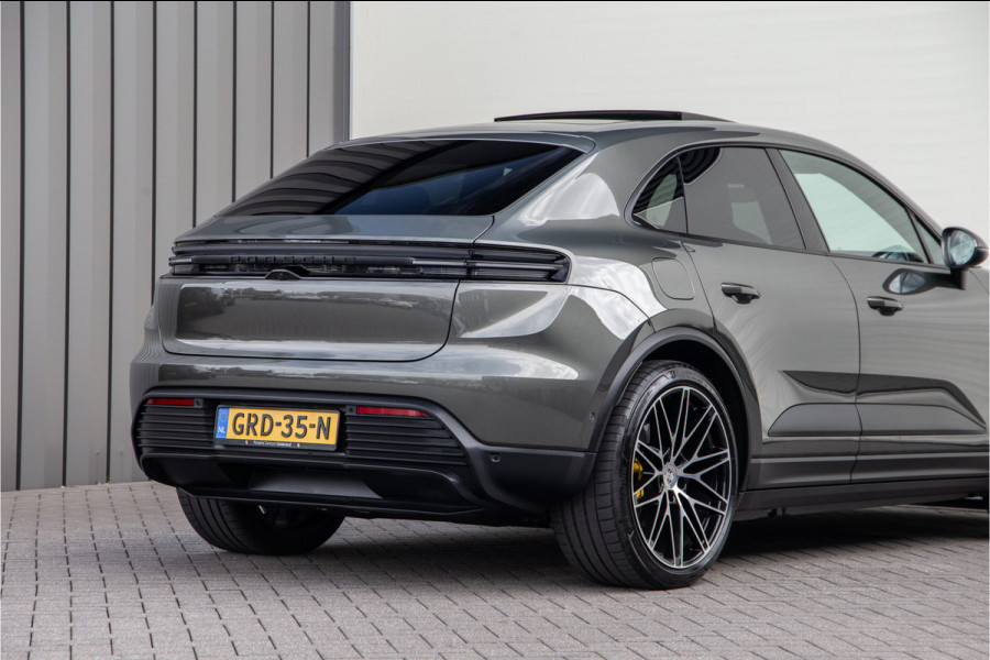 Porsche Macan 4 100 kWh Panorama, Trekhaak, 22" , 18-voudige Sportstoelen, Aventurin gruen