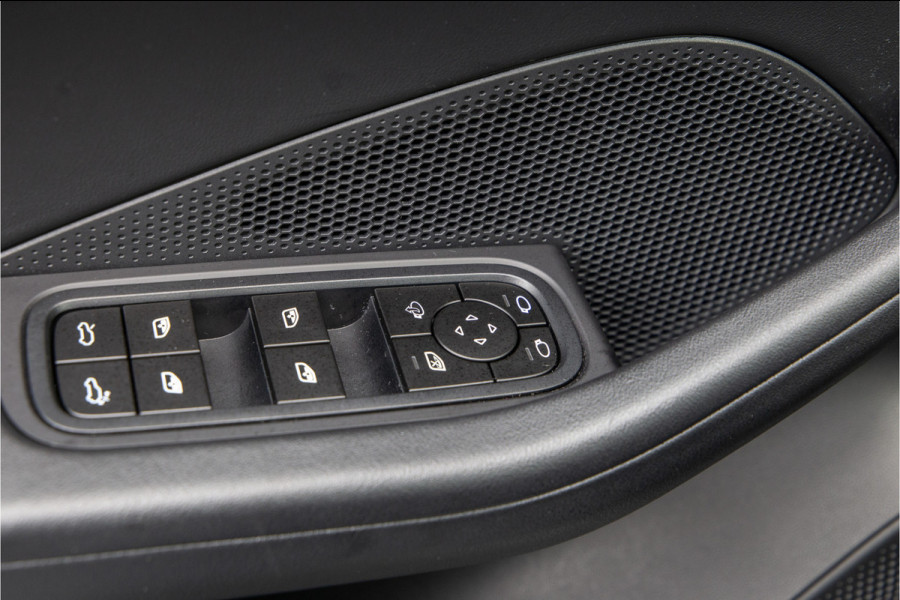 Porsche Macan 4 100 kWh Panorama, Trekhaak, 22" , 18-voudige Sportstoelen, Aventurin gruen