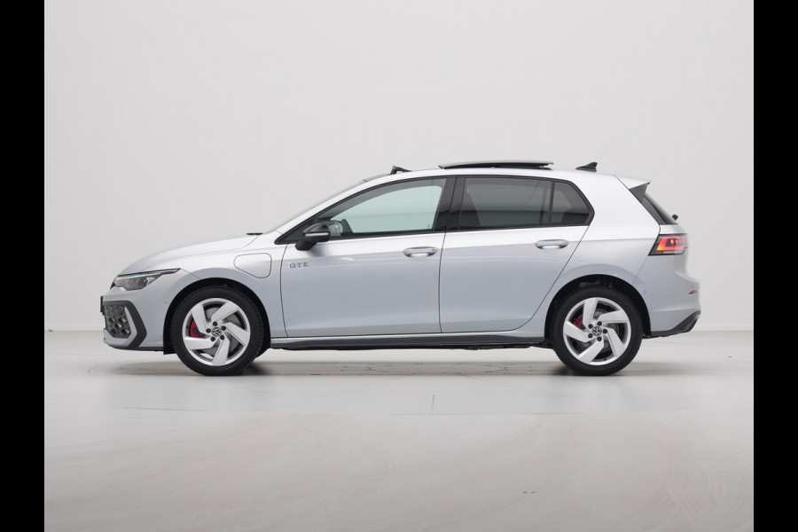 Volkswagen Golf 1.5 eHybrid 272 6DSG GTE Automaat | Panoramisch schuif-, kanteldak, elektrisch bedienbaar