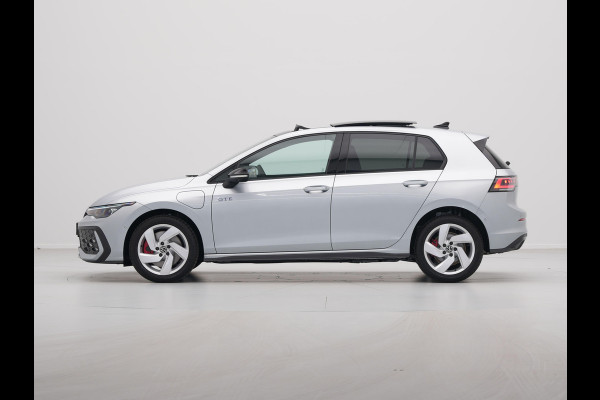 Volkswagen Golf 1.5 eHybrid 272 6DSG GTE Automaat | Panoramisch schuif-, kanteldak, elektrisch bedienbaar