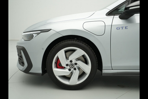 Volkswagen Golf 1.5 eHybrid 272 6DSG GTE Automaat | Panoramisch schuif-, kanteldak, elektrisch bedienbaar