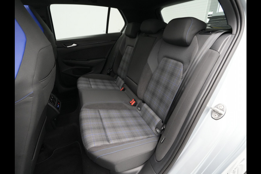 Volkswagen Golf 1.5 eHybrid 272 6DSG GTE Automaat | Panoramisch schuif-, kanteldak, elektrisch bedienbaar