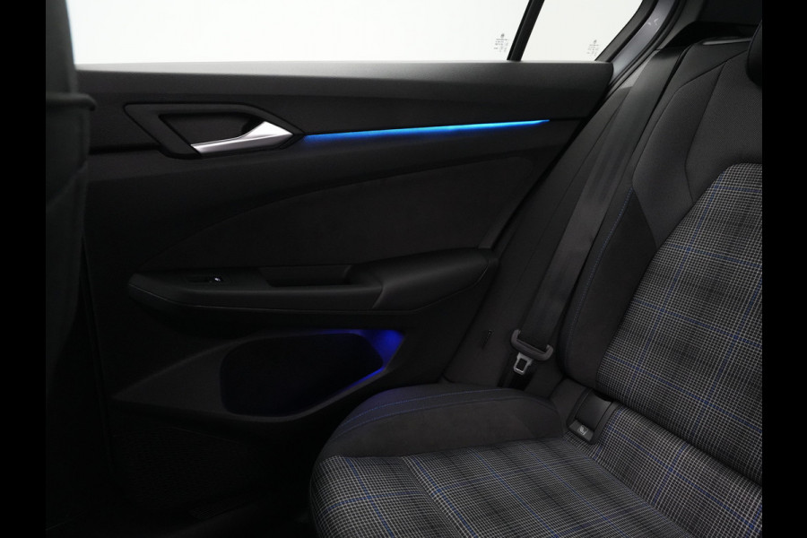 Volkswagen Golf 1.5 eHybrid 272 6DSG GTE Automaat | Panoramisch schuif-, kanteldak, elektrisch bedienbaar