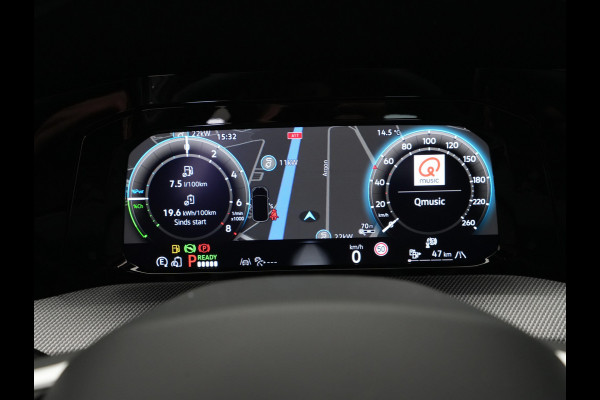 Volkswagen Golf 1.5 eHybrid 272 6DSG GTE Automaat | Panoramisch schuif-, kanteldak, elektrisch bedienbaar