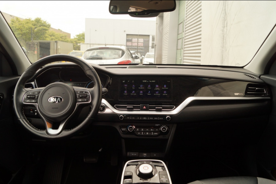 Kia e-Niro DynamicLine 64kWh -TREKHAAK-NAVI-ECC-CAM-
