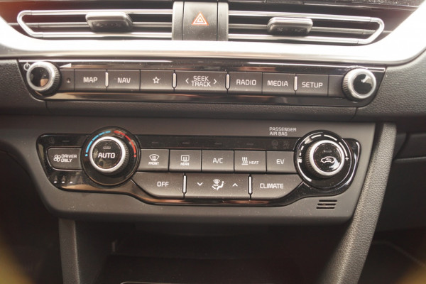Kia e-Niro DynamicLine 64kWh -TREKHAAK-NAVI-ECC-CAM-