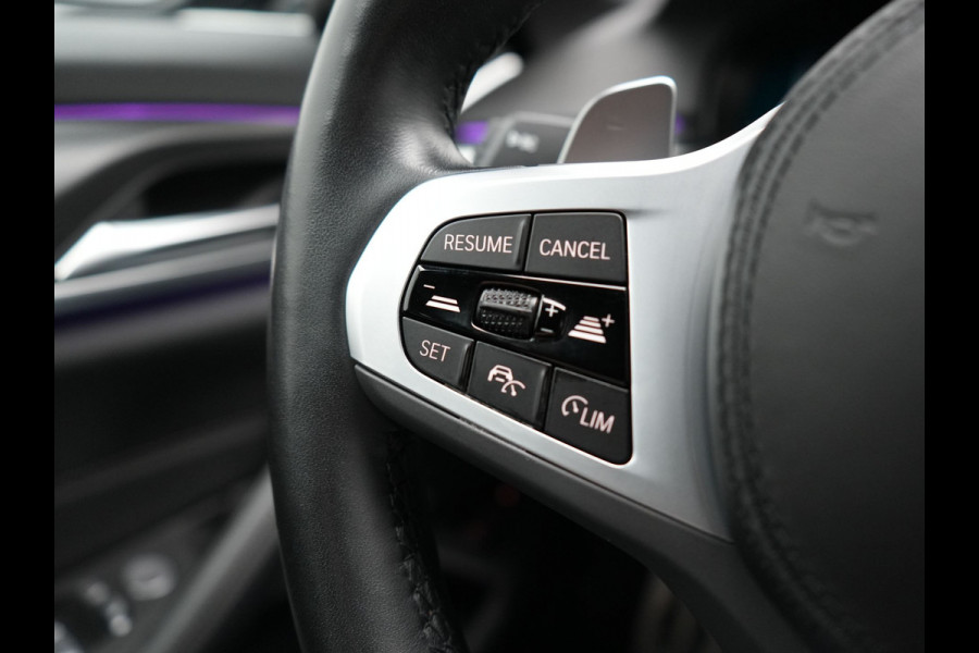 BMW 5 Serie Touring 530e M Sport Plug In Hybrid 293pk PHEV | Trekhaak af Fabriek | Laser LED | Adaptive Cruise | Head Up | Camera | Keyless | Lederen Sportstoelen | Apple Carplay | Sfeerverlichting |
