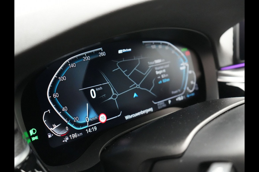 BMW 5 Serie Touring 530e M Sport Plug In Hybrid 293pk PHEV | Trekhaak af Fabriek | Laser LED | Adaptive Cruise | Head Up | Camera | Keyless | Lederen Sportstoelen | Apple Carplay | Sfeerverlichting |
