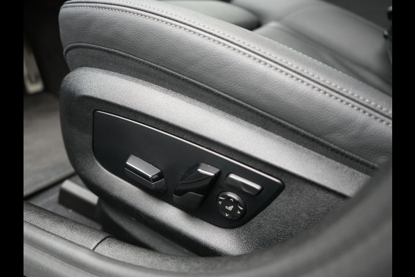 BMW 5 Serie Touring 530e M Sport Plug In Hybrid 293pk PHEV | Trekhaak af Fabriek | Laser LED | Adaptive Cruise | Head Up | Camera | Keyless | Lederen Sportstoelen | Apple Carplay | Sfeerverlichting |