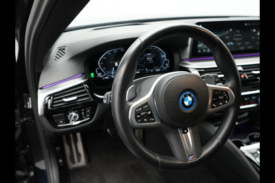 BMW 5 Serie Touring 530e M Sport Plug In Hybrid 293pk PHEV | Trekhaak af Fabriek | Laser LED | Adaptive Cruise | Head Up | Camera | Keyless | Lederen Sportstoelen | Apple Carplay | Sfeerverlichting |