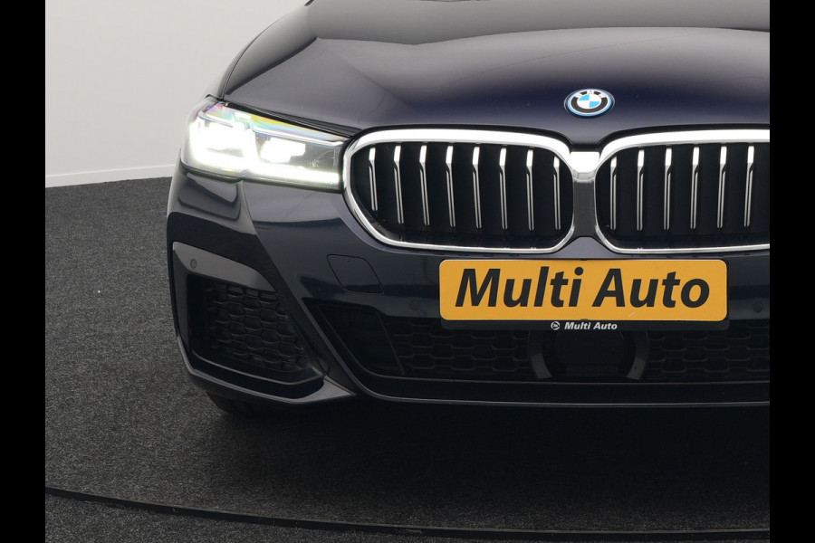 BMW 5 Serie Touring 530e M Sport Plug In Hybrid 293pk PHEV | Trekhaak af Fabriek | Laser LED | Adaptive Cruise | Head Up | Camera | Keyless | Lederen Sportstoelen | Apple Carplay | Sfeerverlichting |
