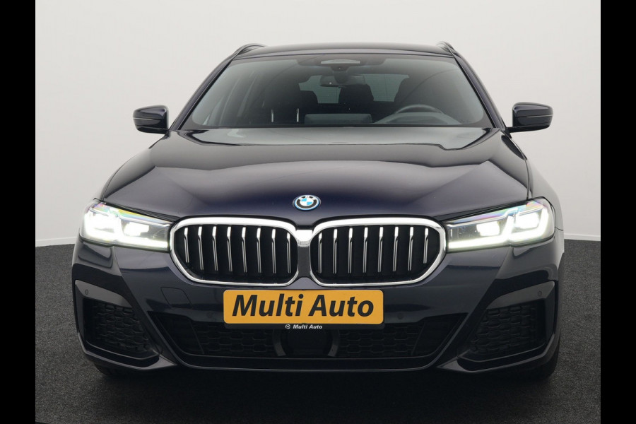 BMW 5 Serie Touring 530e M Sport Plug In Hybrid 293pk PHEV | Trekhaak af Fabriek | Laser LED | Adaptive Cruise | Head Up | Camera | Keyless | Lederen Sportstoelen | Apple Carplay | Sfeerverlichting |