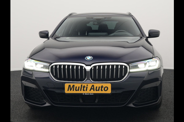 BMW 5 Serie Touring 530e M Sport Plug In Hybrid 293pk PHEV | Trekhaak af Fabriek | Laser LED | Adaptive Cruise | Head Up | Camera | Keyless | Lederen Sportstoelen | Apple Carplay | Sfeerverlichting |