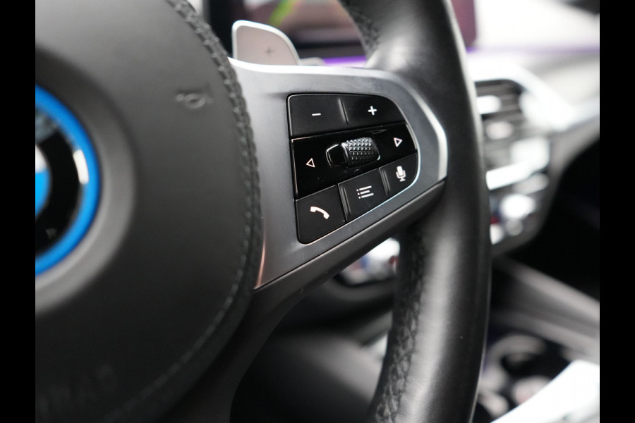 BMW 5 Serie Touring 530e M Sport Plug In Hybrid 293pk PHEV | Trekhaak af Fabriek | Laser LED | Adaptive Cruise | Head Up | Camera | Keyless | Lederen Sportstoelen | Apple Carplay | Sfeerverlichting |